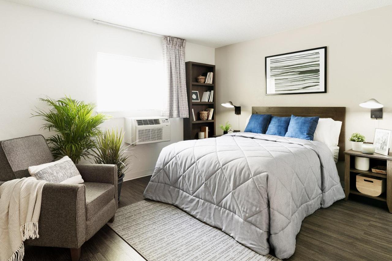 Intown Suites Extended Stay West Palm Beach Fl - Military Trail Rd Lake Park Exterior photo